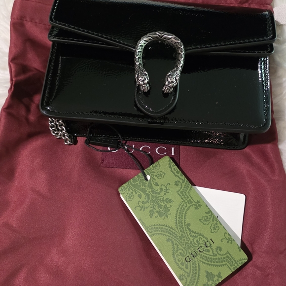 Elegant Black Patent Leather Chain Bag - Picture 9 of 10